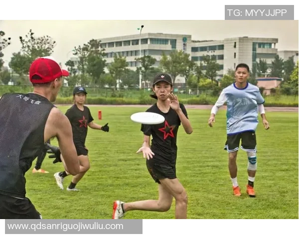 武汉飞盘队的速度之道：聚焦飞盘运动的魅力与挑战