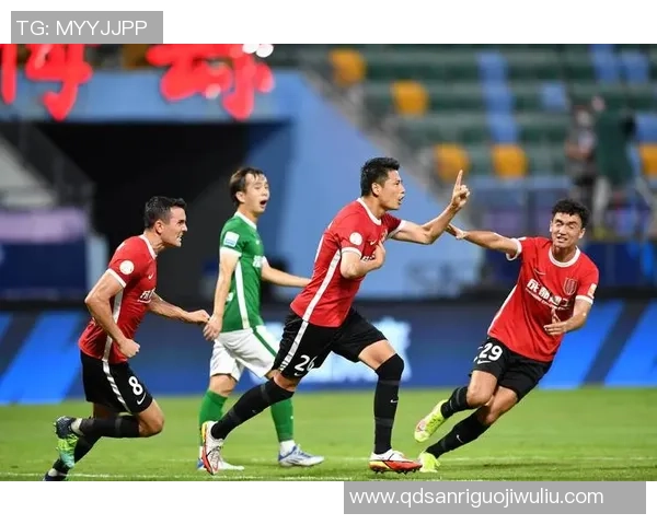 成都足球队荣登速度排行榜第一名引发热议与关注 成都足球队荣登速度排行榜第一名引发热议与关注