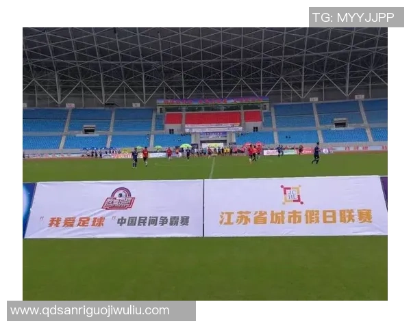 南京足球队的崛起与发展:探索球队意识与城市文化的深度融合 南京足球队的崛起与发展:探索球队意识与城市文化的深度融合